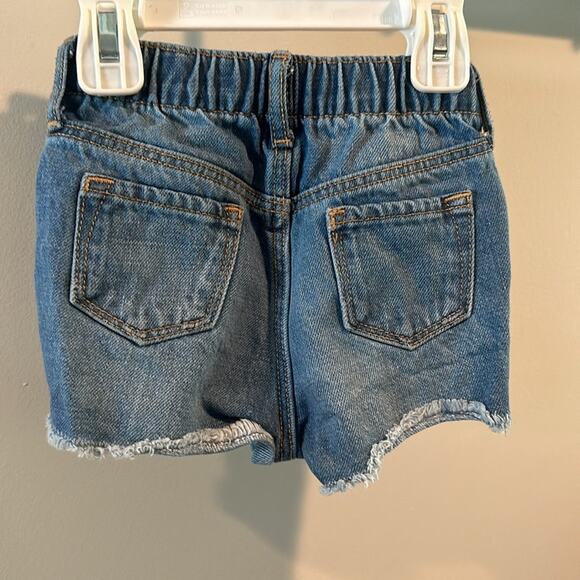 Old Navy 18-24 Month Baby Girl Frayed Hem Denim Shorts - Picture 6 of 6